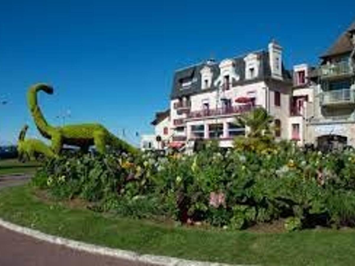 Appartement En Front De Mer A Villers-Sur-Mer Face Au Casino, 2P Tout Equipe Avec Parking Privatif - Fr-1-712-14 Extérieur photo